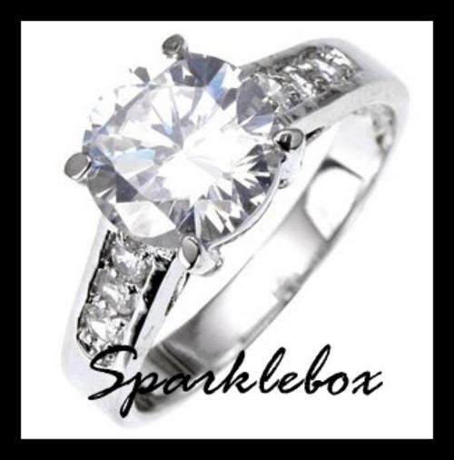 **2ct Simulated Diamond Engagement Bridal Ring**SIZE 7