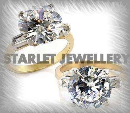 ***NEW STOCK R79 STARTING PRICE***Gold Tone Prong Setting Princess Ring***SIZE 8