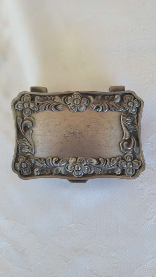 A collection of assorted trinket boxes