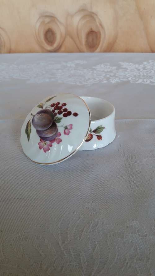 A collection of assorted trinket boxes