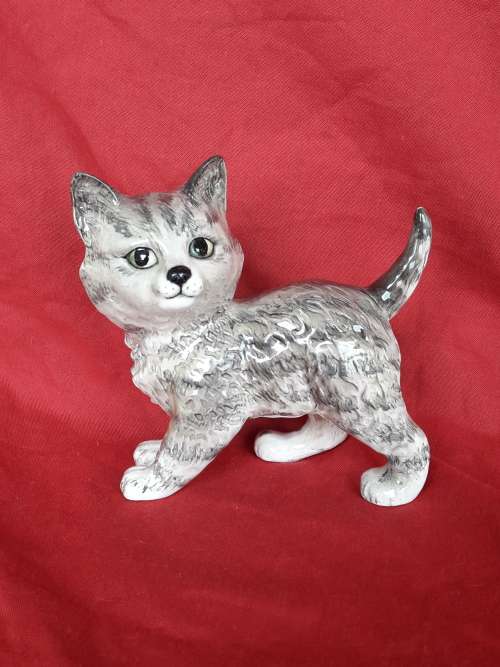 A 1960s beswick cat