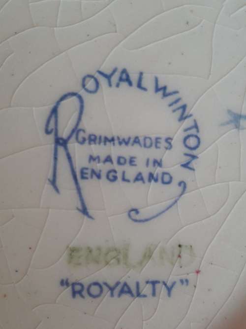 A set of stunning Chintz ware bowls