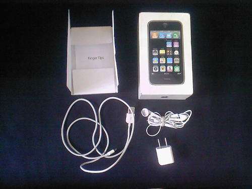ORIGINAL WHITE iPHONE 3G ipod ACCESSORIES = Box + Usb cable + Ear phones + Connector + Manual SPARES
