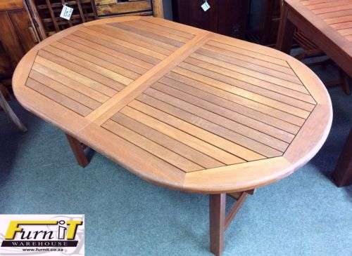 Oval Extendable Table 160 / 210 - Hardwood - Outdoor