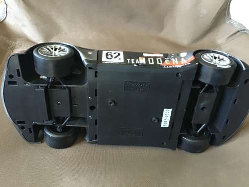 ASTON MARTIN DBS 9 RUSSIAN RACING SCALE 1:18 DIE CAST MODEL