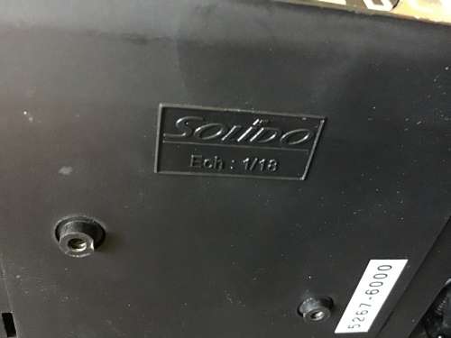 ASTON MARTIN DBS 9 RUSSIAN RACING SCALE 1:18 DIE CAST MODEL