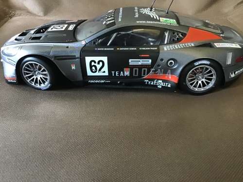 ASTON MARTIN DBS 9 RUSSIAN RACING SCALE 1:18 DIE CAST MODEL