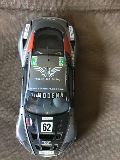 ASTON MARTIN DBS 9 RUSSIAN RACING SCALE 1:18 DIE CAST MODEL