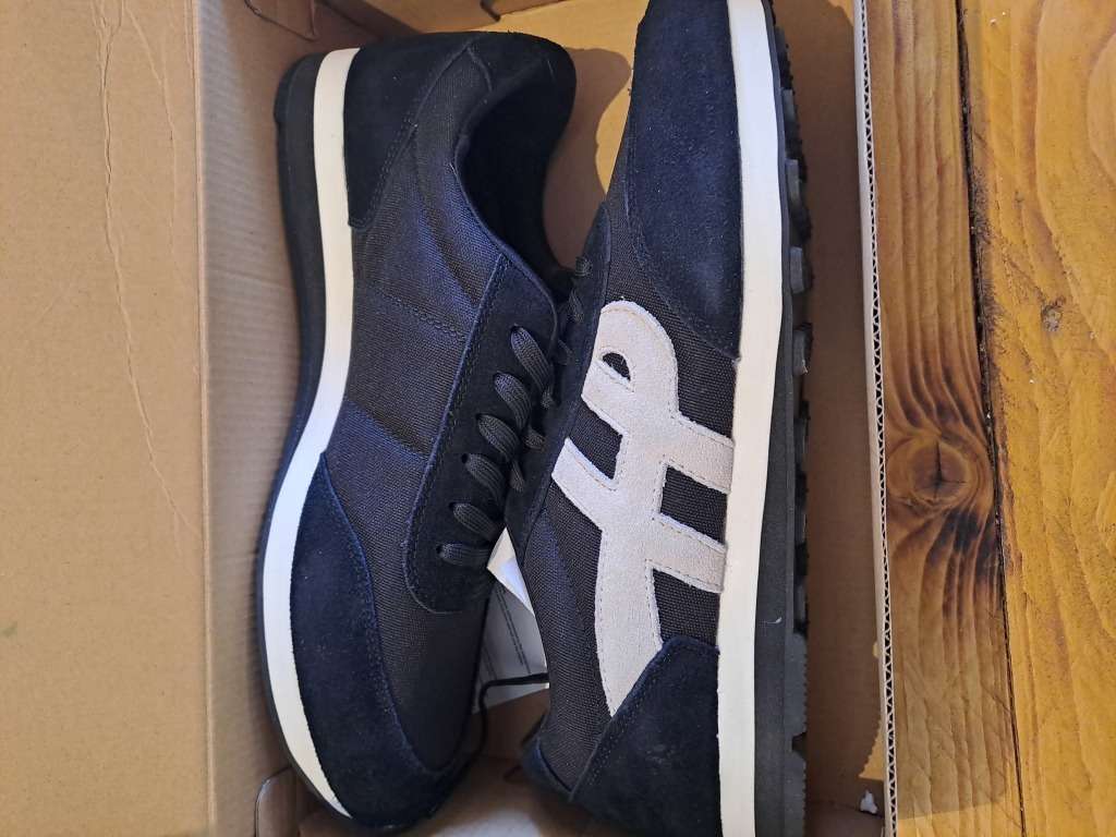 Hush Puppies - Brand New Size 12