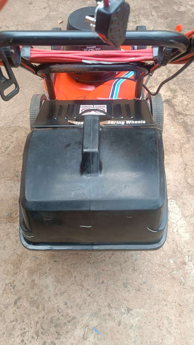 Heavy duty electric lawnmovwer and electric trimmer combo