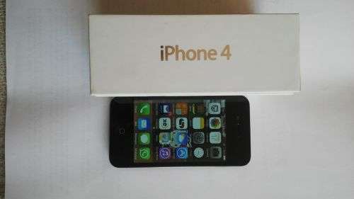 Iphone 4 8GB (in pristine condition)