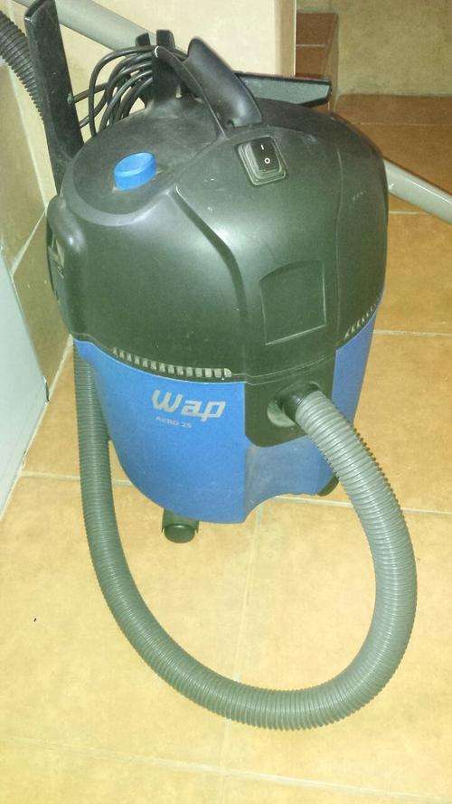 WAP vacuum cleaner (with bag)