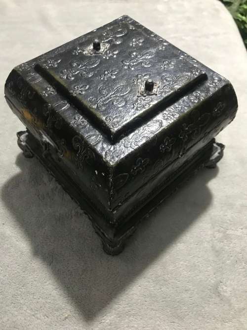 Wood jewellery box***