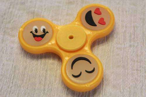 SMILEY GLO IN THE DARK HAND FIDGET SPINNER - NEWEST CRAZE IN SOUTH AFRICA FOR KIDS AND ADULTS