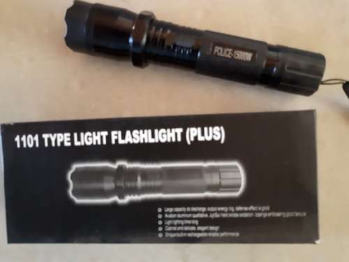 POLICE Flashlight with 15000W STUN Capability - Protect yourself with this must have Stun Flashlight