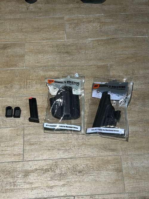 CZ P10 C accessories 2 Holsters, 1 Magazine