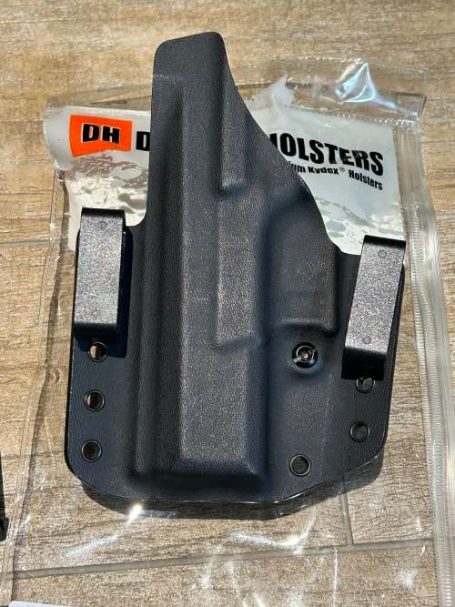 CZ P10 C accessories 2 Holsters, 1 Magazine