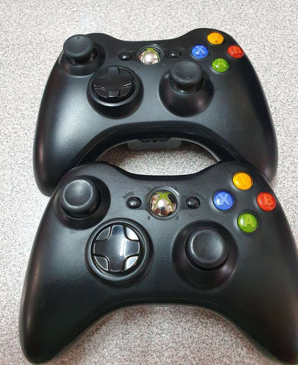 Xbox 360 E 4GB with Kinect and 2 Controllers