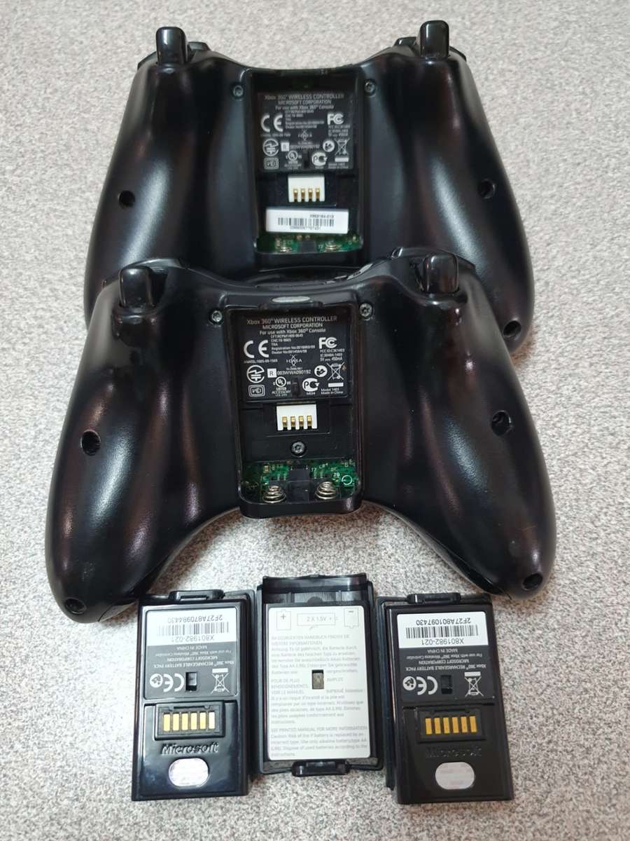 Xbox 360 E 4GB with Kinect and 2 Controllers