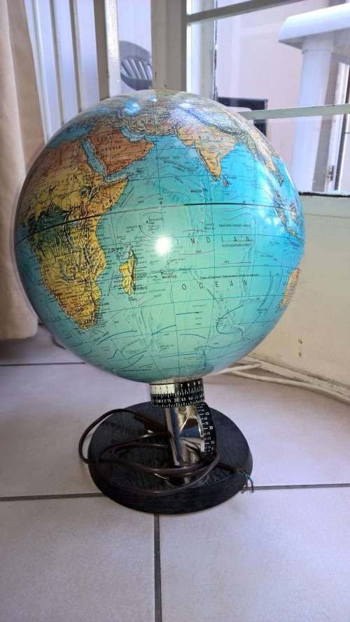 STANDARD SIZED WORLD GLOBE