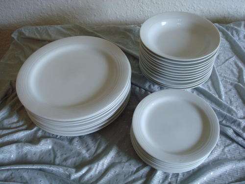 NORITAKE ARCTIC WHITE DINNER SET