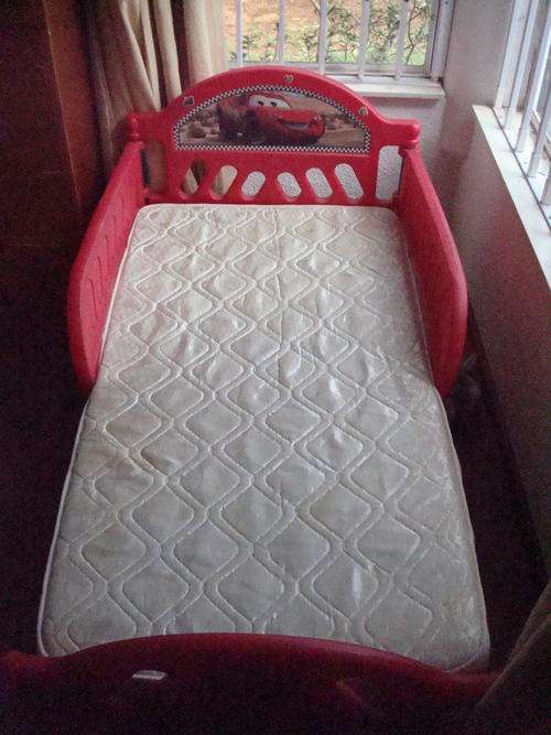 "CAR" CHILD'S BED