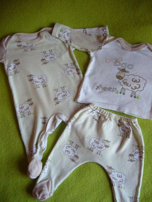 **** Cute Sheep Baby Set - Baby grow, Top & Pants Size 0-3 Months ****