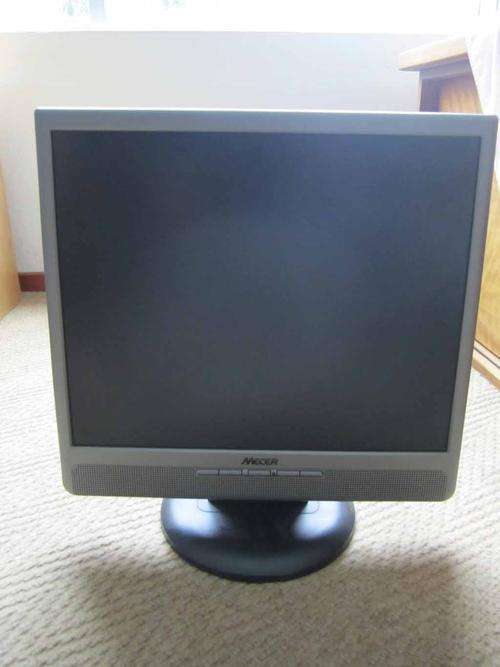 Mecer 17 inch monitor 4:3 format