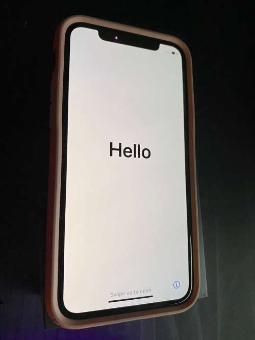 Apple iPhone 11 Pro 64GB Space grey with Speck Presidio Pro cover