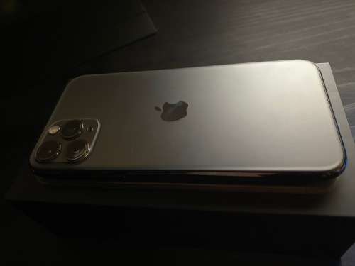 Apple iPhone 11 Pro 64GB Space grey with Speck Presidio Pro cover