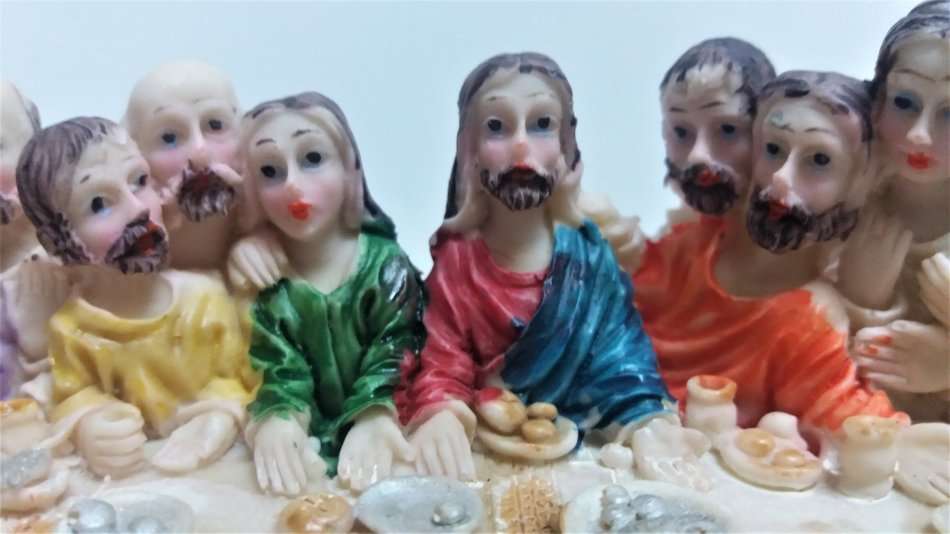Da Vinci`s `The Last Supper` Jesus and His Disciples, Religious Stone Resin Figurine on base 18,5 cm