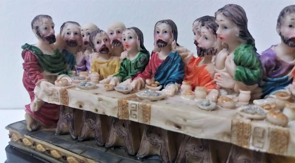 Da Vinci`s `The Last Supper` Jesus and His Disciples, Religious Stone Resin Figurine on base 18,5 cm