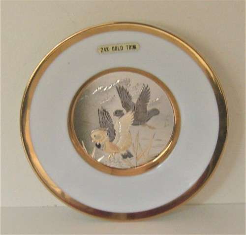 VINTAGE HIGHLY COLLECTABLE JAPANESE "THE ART OF CHOKIN" PLATE - FINE CHINA 24kt GOLD TRIM 1980's  6"