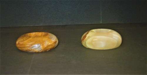 MARBLE/ ONYX EGGS - SET OF TWO ON ROUND ALABASTER ONYX STANDS cm and cm
