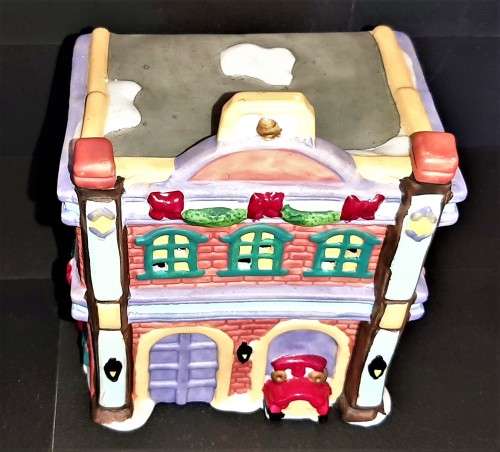 CHRISTMAS VILLAGE FIRE STATION PORCELAIN HOUSE