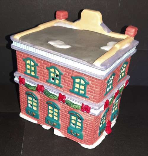 CHRISTMAS VILLAGE FIRE STATION PORCELAIN HOUSE