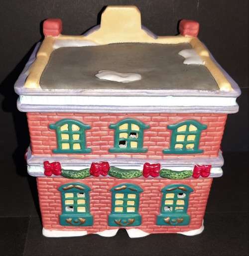 CHRISTMAS VILLAGE FIRE STATION PORCELAIN HOUSE