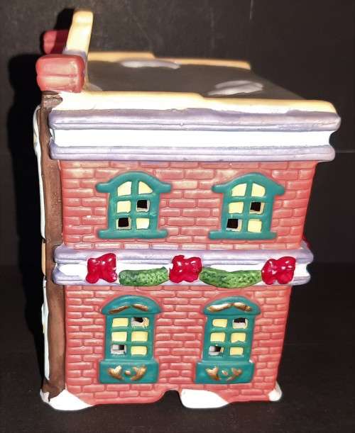 CHRISTMAS VILLAGE FIRE STATION PORCELAIN HOUSE