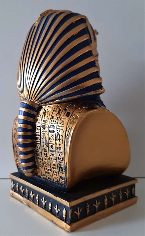 PHARAOH TUTANKHAMUN BUST MADE FROM STONE RESIN HAND FINISHED / PAINTED 18.2 cm