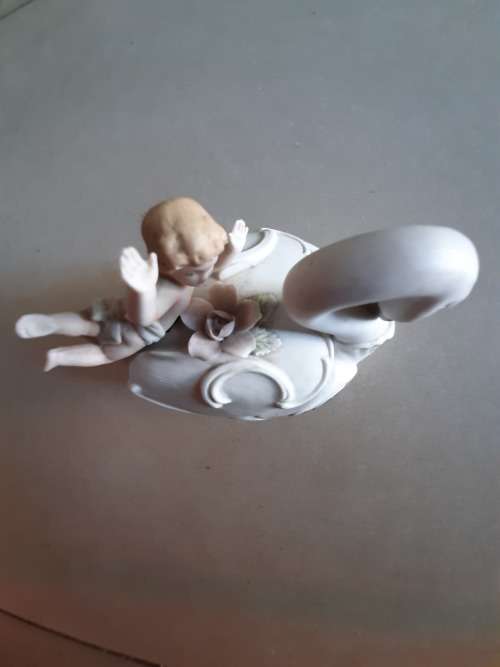 PORCELAIN.SWAN TRINKET BOX