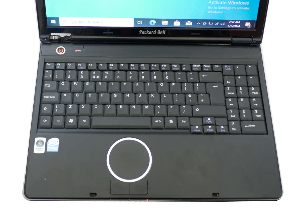 Packard Bell EasyNote MH35 Laptop (No charger, No battery)