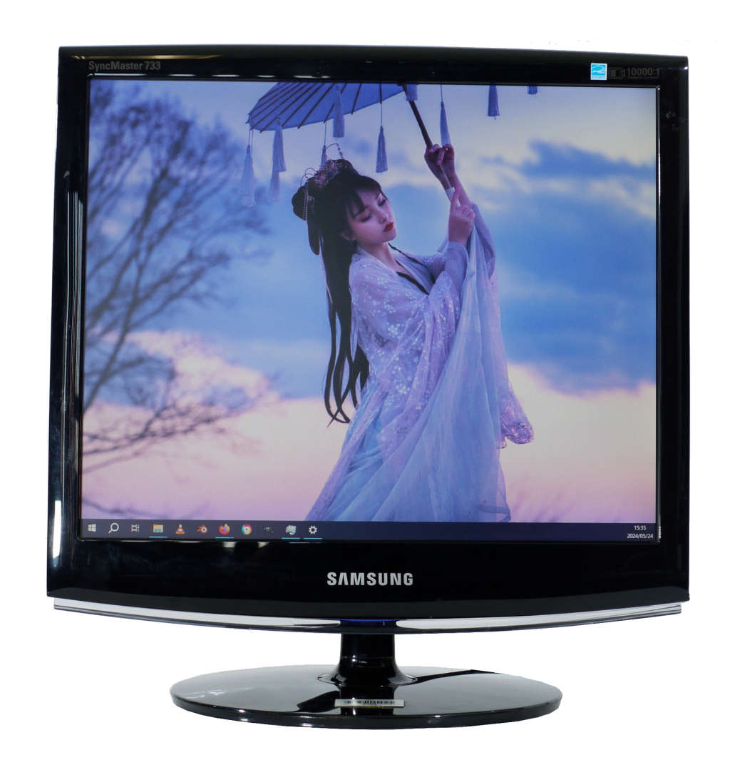 Samsung SyncMaster 733 computer monitor 17 inches (1280 x 1024) - PRESENT SCRACHES ON THE SCREEN