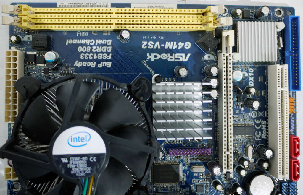 ASRock Motherboard combo Intel core 2 Duo CPU E7500 LGA775 (SOLD FOR PART)