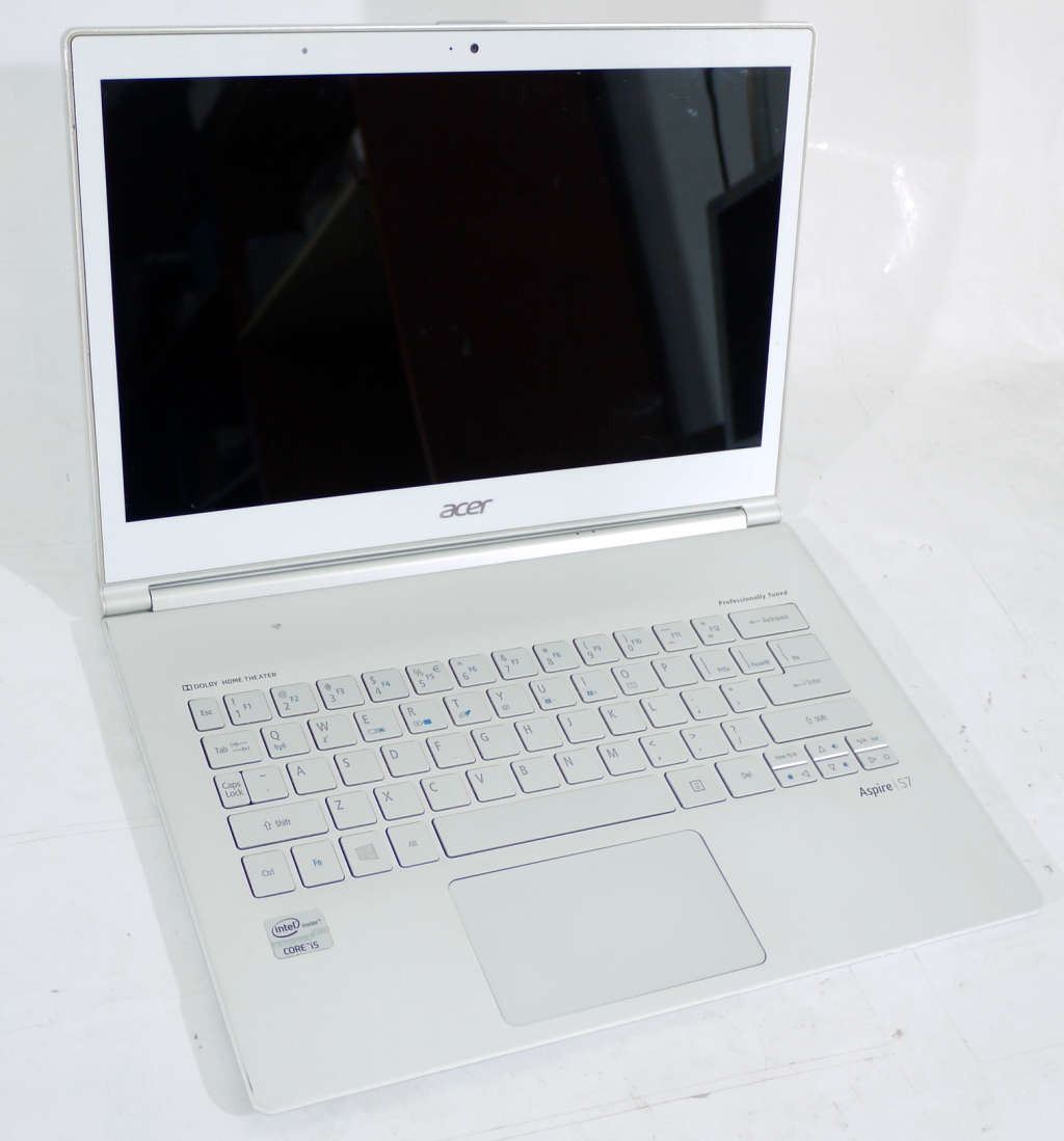 Acer Aspire S7 Series (SOLD FOR PART OR REPAIR)