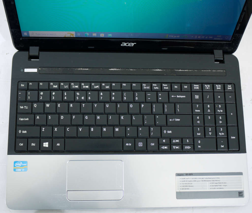 ACER Aspire E1-571 - Intel Core i7 3632QM @ 2.20Ghz 4Cores 8Threads Powerfull Laptop