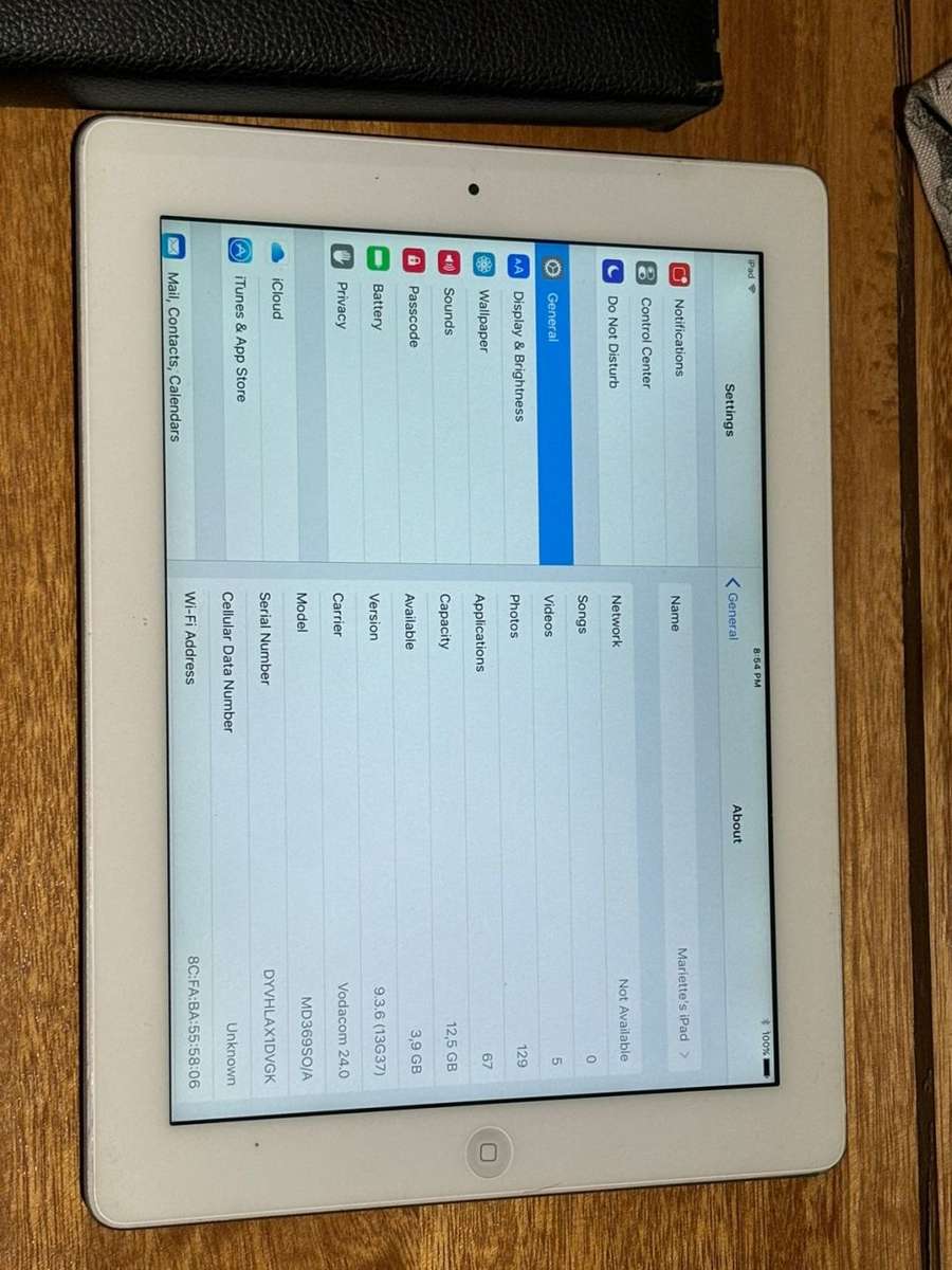 Apple iPad 2 16gb with Keyboard Case