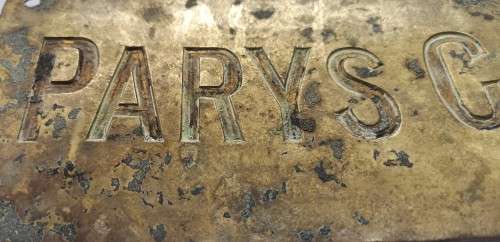 PARYS sign
