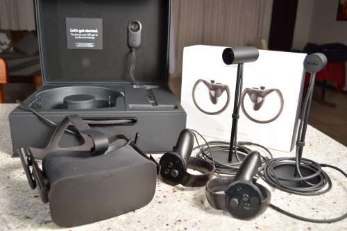 Oculus Rift  and touch controllers set