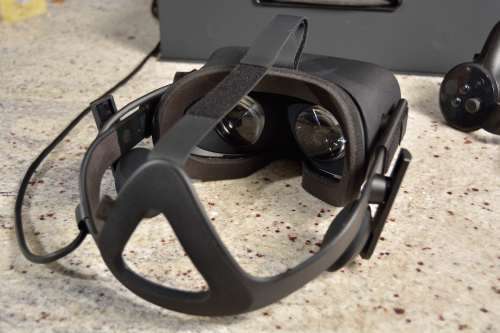 Oculus Rift  and touch controllers set