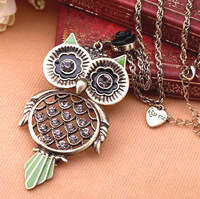 Green Retro owl long necklace
